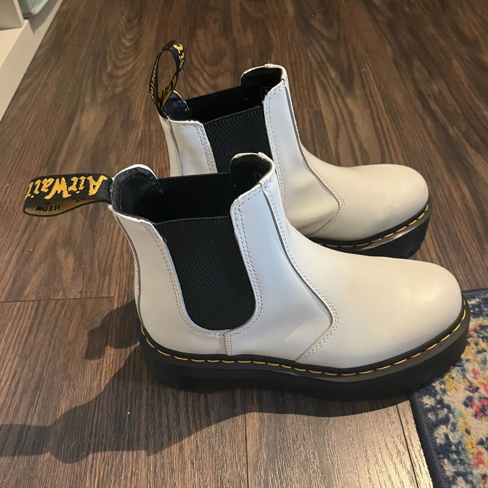 Dr. Marten’s Chelsea Boots 2976